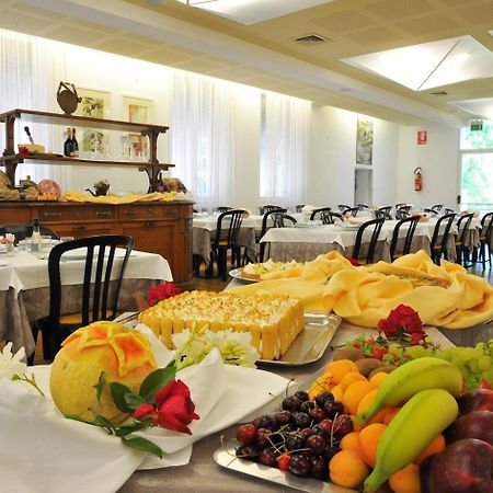 Hotel Terme Монтичели Терме Екстериор снимка
