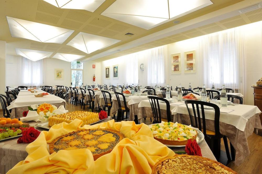 Hotel Terme Монтичели Терме Екстериор снимка